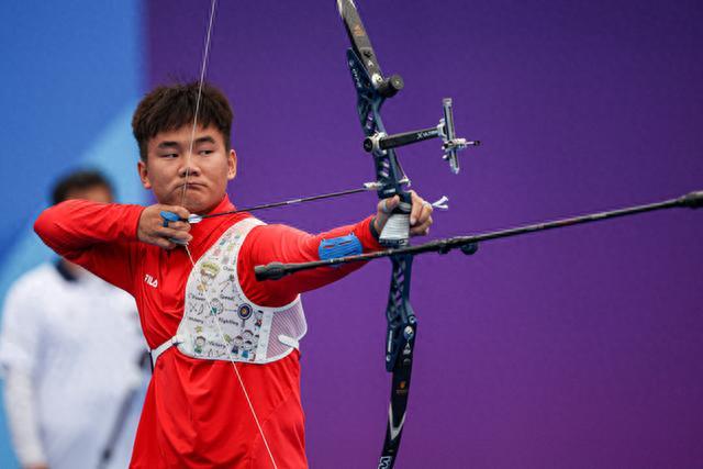 法国射击选手不敌对手，遗憾获得银牌的简单介绍